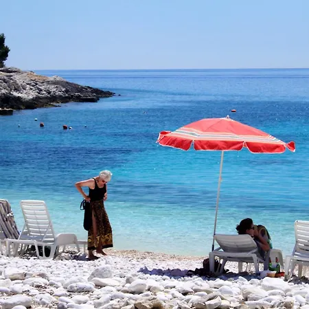 Double Hvar 15378a Konukevi