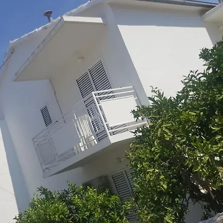 Double Hvar 15378a Guest house