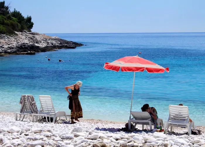 Double Hvar 15378a Konukevi